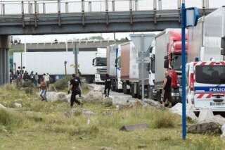 Migrants à Calais: un syndicat de police appelle à manifester pour avoir plus de moyens