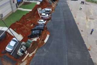 VIDÉO. Un parking s'effondre et engloutit 15 voitures aux États-Unis