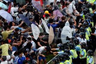 Manifestations à Hong Kong: des milliers de militants prodémocratie réclament à la Chine plus de libertés politiques