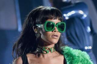 PHOTOS. Rihanna rend hommage à Lil' Kim lors de la cérémonie des iHeartRadio Awards