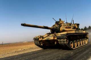 La Turquie envoie des tanks en Syrie contre Daech et les milices kurdes