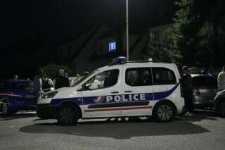 EN DIRECT. Enquête, réactions politiques... les dernières infos sur le meurtre des policiers français revendiqué par Daech