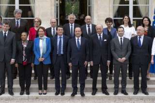 Gouvernement Valls: un premier conseil des ministres au pas de charge et dans l'ordre