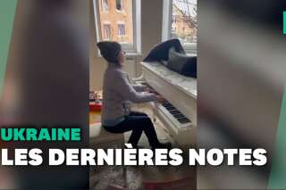 En Ukraine, la pianiste Irina Maniukina joue dans sa maison bombardée