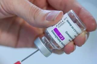 Le vaccin AstraZeneca doit être réservé aux plus de 55 ans en France, selon la HAS