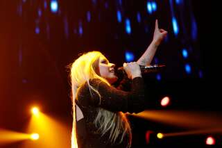 Après avoir frôlé la mort, Avril Lavigne annonce son retour