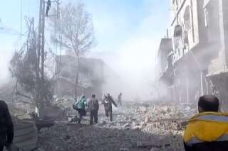 Les images tournées par les secours après la mort d'au moins 100 civils dans la Ghouta orientale en Syrie, en une journée