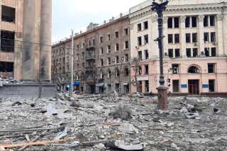 Guerre en Ukraine: Kharkiv sous les bombes, Kherson sous contrôle russe