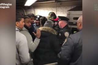 Ces new-yorkais ont fait la queue pour un ticket de métro aux couleurs d'une marque à la mode