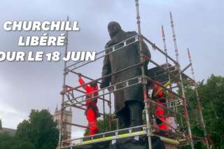 Pour la visite de Macron, la statue de Churchill a été libérée de sa caisse métallique