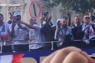 Les Bleus visés par un projectile lors de la parade des Champs Elysées
