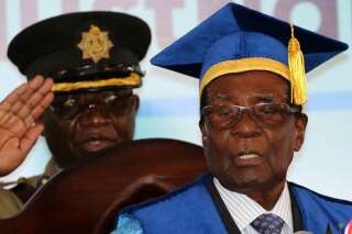 Zimbabwe: Robert Mugabe évincé de la Zanu-PF, le parti au pouvoir, et destitué s'il ne démissionne pas d'ici lundi