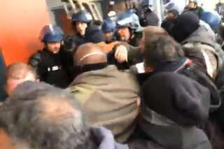 Condé-sur-Sarthe: Les surveillants qui bloquaient la prison évacués par les gendarmes