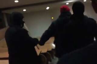 Des étudiants occupant la fac de droit à Montpellier violemment expulsés par des hommes cagoulés