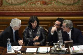Paris: Anne Hidalgo tente d'éviter l'implosion de sa majorité