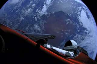 Cette Tesla est la première voiture de série dans l'espace, propulsée par la fusée Falcon Heavy