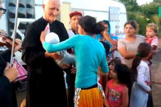 L'appel d'un prêtre à Macron contre les évacuations de Roms: 