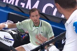 À l'Open d'Australie, Daniil Medvedev pète un câble contre l'arbitre