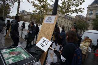 Revivez dans notre Facebook live le rassemblement #MeToo à Paris