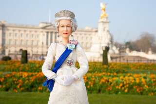 Elizabeth II qui fête ses 96 ans a eu le droit à une nouvelle Barbie à son effigie