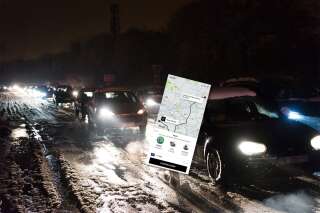 Uber assume l'explosion de ses prix face à la neige qui bloque l'Île-de-France