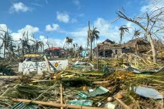 Aux Philippines, le typhon Rai fait au moins 375 morts