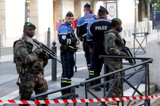 Deux frères de l'assaillant de Marseille ont été arrêtés