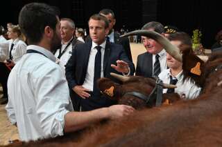 Macron tance les éleveurs qui ont expulsé des députés, la FNSEA persiste