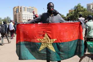 Confusion au Burkina Faso, des militaires putschistes annoncent la fermeture des frontières