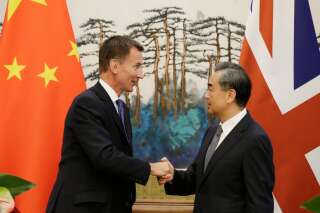 Jeremy Hunt, nouveau ministre des Affaires étrangères britannique, présente sa femme chinoise comme japonaise... en Chine