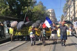 À Montpellier, des gilets jaunes adoptent la méthode des manifestants de Hong Kong