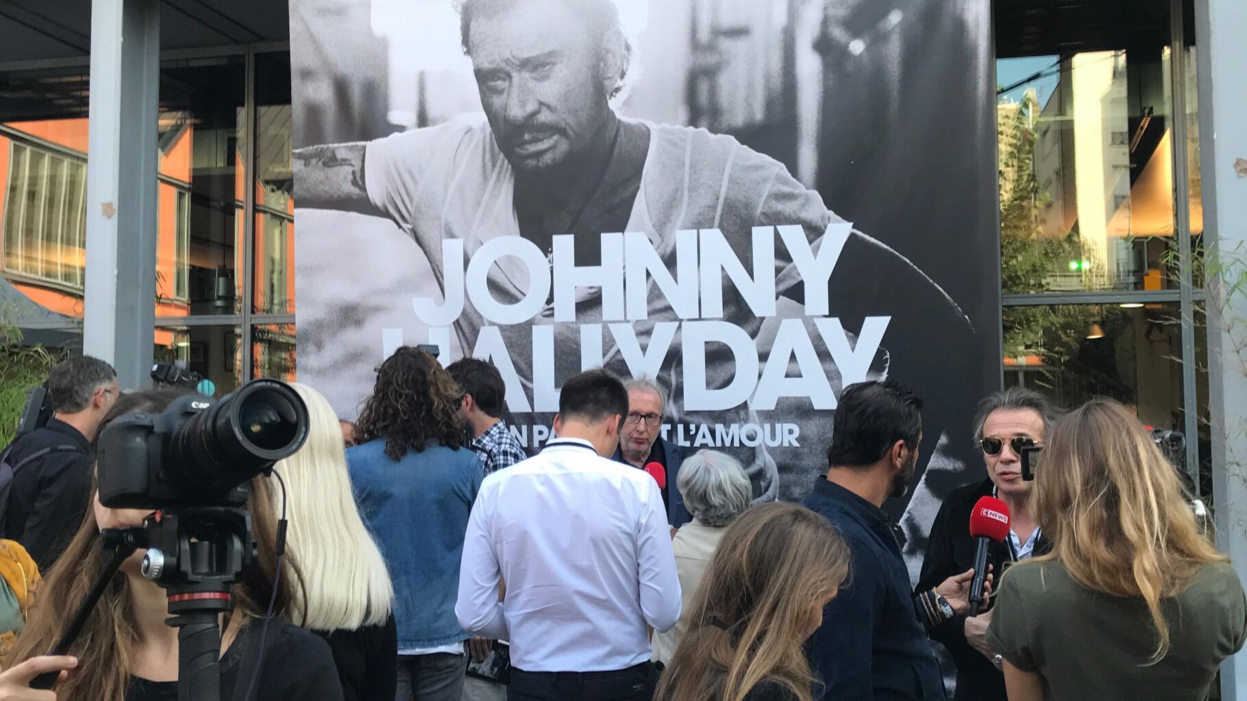 Mon pays c'est l'amour: on a écouté l'album de Johnny Hallyday