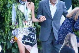 Amal Clooney n'est pas passée inaperçue avec cette robe asymétrique