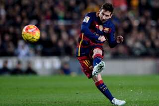 Craquage absolu d'Omar Da Fonseca sur ce coup-franc de Messi