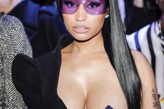 Ce sein qui dépasse de la tenue de Nicki Minaj à la Fashion Week de Paris n'est pas un accident