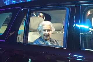 Elizabeth II tout sourire au premier événement de son jubilé