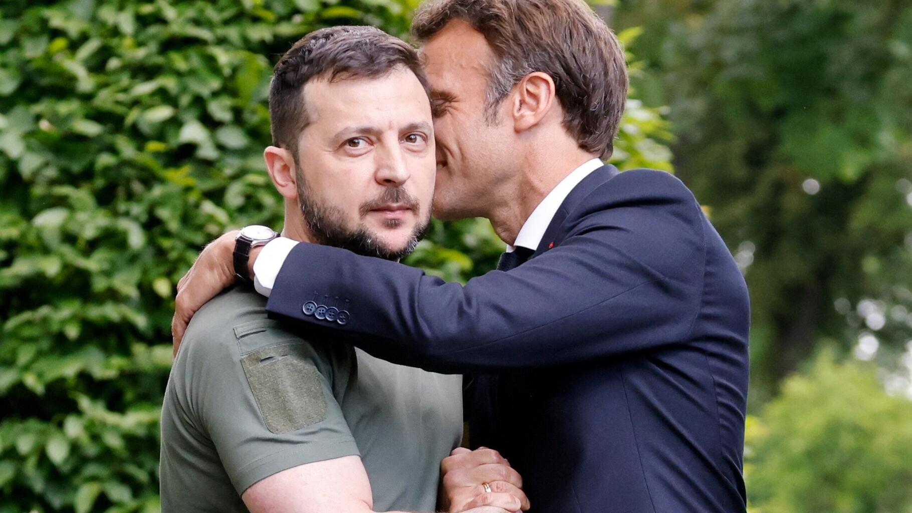Cette photo de Macron et Zelensky à Kiev vaut le détour(nement)