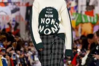 À la Fashion Week de Paris, le message de ce pull Dior n'y va pas par quatre chemins