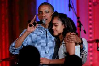 Malia Obama emménage sur le campus d'Harvard accompagnée de ses parents