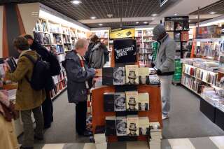 Reconfinement: la Fnac, critiquée par les libraires, ferme ses rayons livres