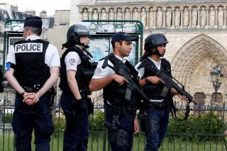 Attaque devant Notre-Dame de Paris: ce que l'on sait sur l'agresseur