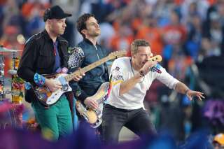 Chris Martin atteint d’une « sérieuse infection aux poumons », Coldplay reporte sa tournée