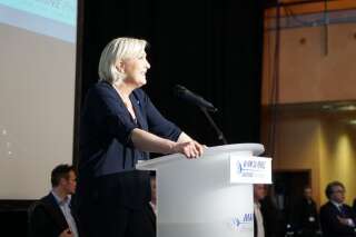 En Corse, Marine Le Pen promet d'aller plus loin sur les matchs en souvenir de Furiani