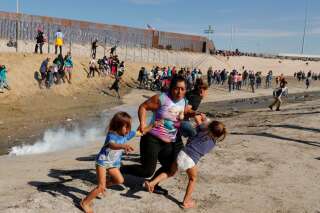 Cette photo à la frontière mexicaine devient un symbole de la politique anti-immigration de Trump