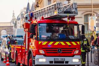 Un incendie dans une maison de retraite à Paris fait trois blessés