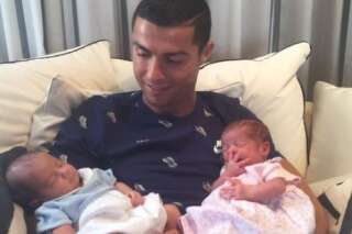 Cristiano Ronaldo partage une première photo avec ses jumeaux