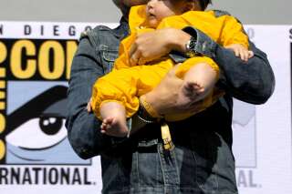 Comic-Con 2018: Aaron Paul déguise sa petite fille pour la conférence 