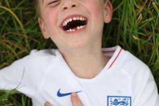 Le prince George pose en maillot de foot pour ses 6 ans