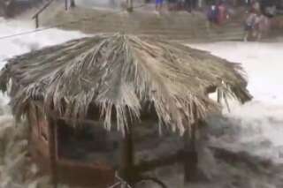 Au Pérou, des vagues s'enfoncent 50 mètres dans les terres