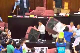 Le parlement de Taïwan s'est (encore) transformé en ring de catch géant